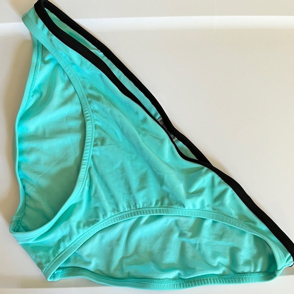 Converse Bikini Bottom - Picture 4 of 5